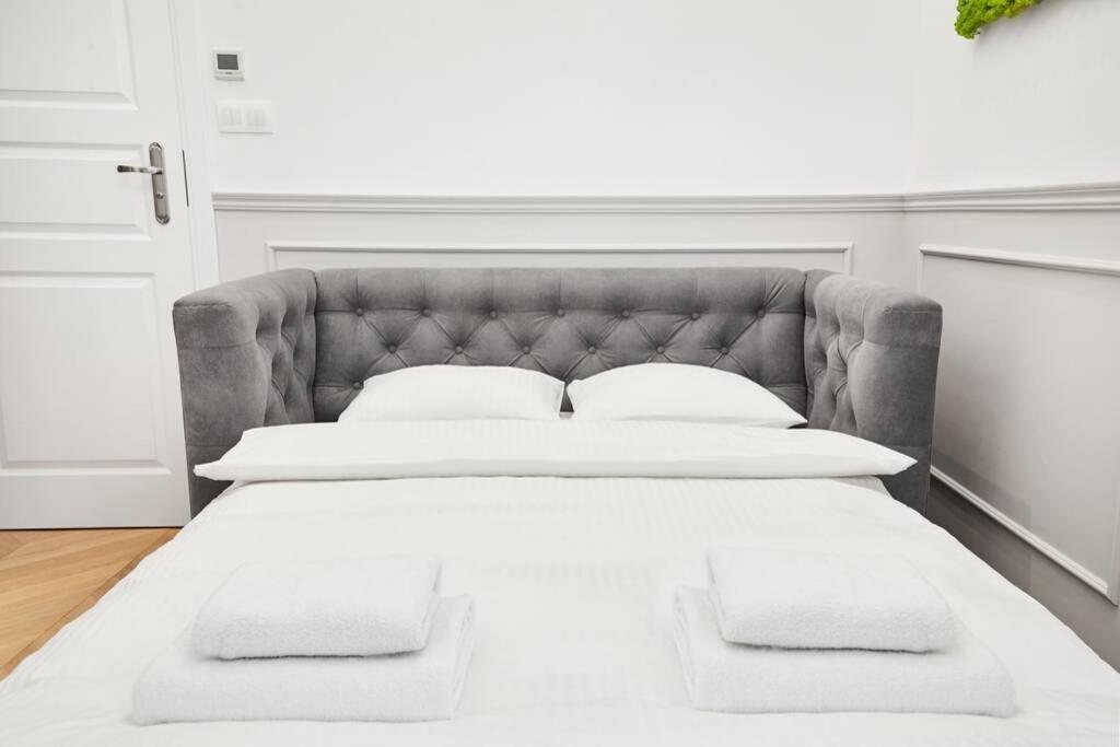 Househost Apartment I: Studencka Street Cracovie Extérieur photo