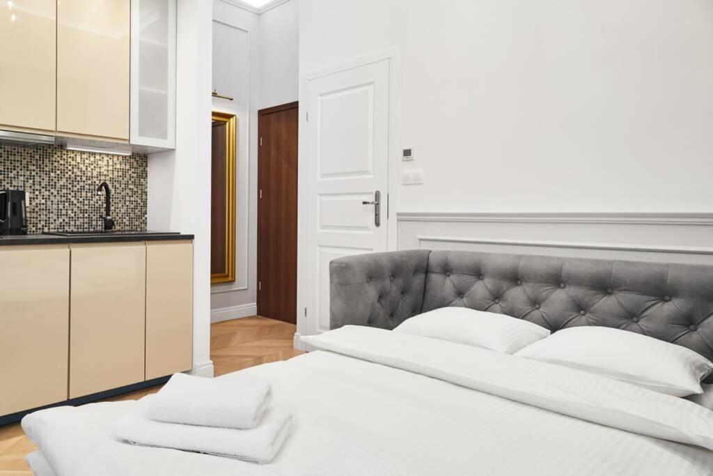 Househost Apartment I: Studencka Street Cracovie Extérieur photo